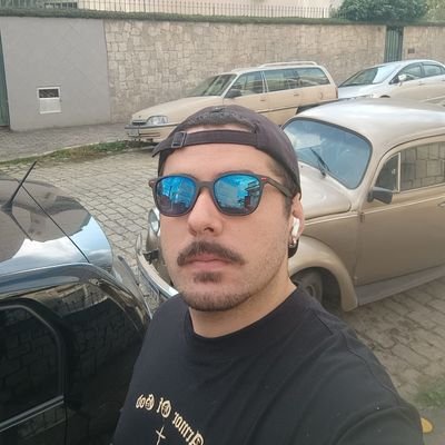 Não sou interessante e não falo nada de interessante aqui