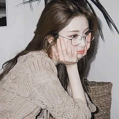 INFJ, người Việt gốc Cây. #HUHYUNJIN #허윤진 #ユンジン #MIYAWAKISAKURA #SAKURA #미야와키사쿠라 #사쿠라 #宮脇咲良 #SHENXIAOTING #XIAOTING #샤오팅 #션샤오팅 #沈小婷 #OKKOTSUYUUTA #乙骨憂太