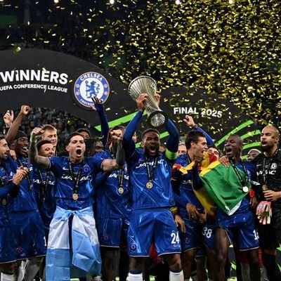 Adura_Himself's profile picture. || OAU alumni || Part-time Gamer || Web Designer || CHELSEA FC💙💙|| Lover of good music.