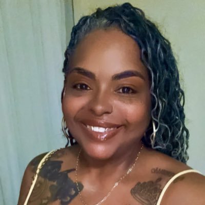 Sports Consultant #Beauty #Educated #Mom too SFA 🏈 @elijahf2023 ||UofH🏈 @askaboutlaay & Layci || Big Sister too UT horns 🏈 🤘🏾National Champ @ramoncetaylor