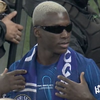 mazyleaves's profile picture. Posting only correct football opinions.