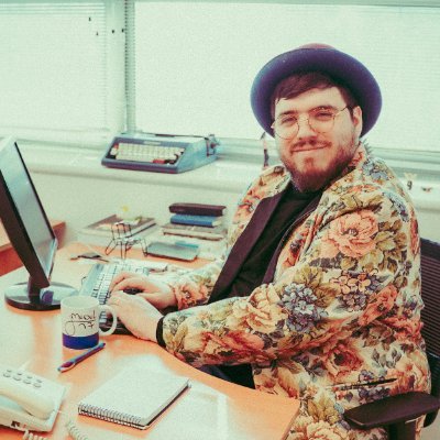 Ph.D. in History, @sbuhistory / Ma. en @Historia_UC/ Estudio el rol de la Cultura Popular/ tengo un proyecto musical y me encuentras como El Mala Hierba