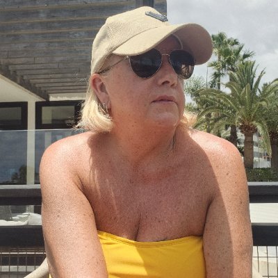 Now working in Drug & Alcohol Rehab, I'm an amateur photographer, confidante, wildlife enthusiast, music lover and bloody Awesome! Oh yes I'm modest too x