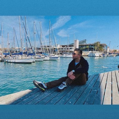 senidalap's profile picture. Si se ríen de ti por qué eres diferente, ríete de ellos por qué son todos iguales.