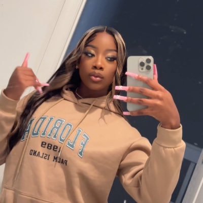 HellenNnayal's profile picture. 