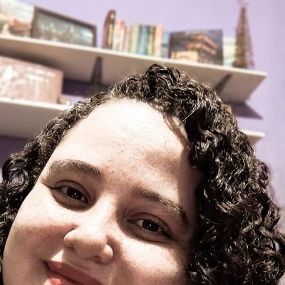 Jessyromel's profile picture. Jéssica é apaixonada por muitas coisas e difícilmente controla seu entusiasmo. 🔮📚🧙‍♀️
