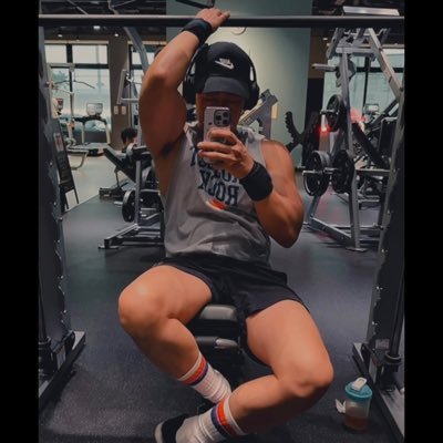 エニタイムユーザー🏋️理想体型をめざして。筋トレメインで日常をアップしていきます。好き→筋トレ、カラオケ、キャンプ、SUP、スノボー、cafe、コーヒー、観葉植物、風呂、サウナ、旅、愛犬。