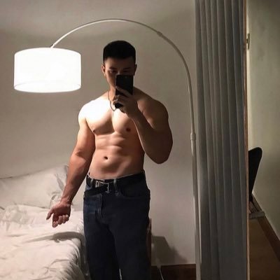 open massage sekitaran surabaya, info rr bisa dm or wa, terima incall and outcall privat luar kota