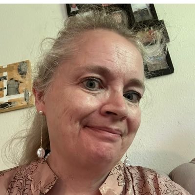BrittaKris38117's profile picture. Verden er vanvittig. Og det må man godt brokke sig over. Er førtidspensioneret journalist med hang til sport, politik og bøger.
