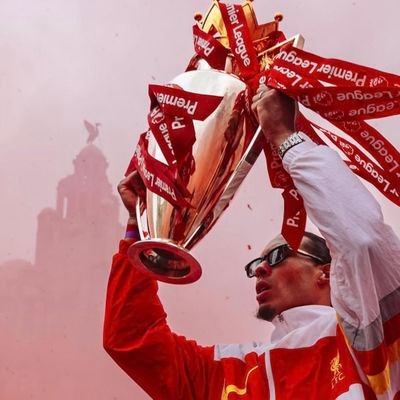 takumav99's profile picture. Lfc fan... 🇯🇲 music..f1..architecture..