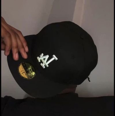 ismaeelzk's profile picture. tweets outside