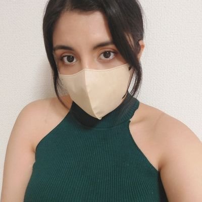 22歳 | 日本在住のラテン女子大生 🌸 ぽっちゃり女子の日常をシェア!留学ライフと日々の生活 🩵 毎日のコーデをポスト 🦭🫧