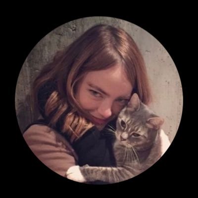 nerd girl with a crazy cat in a world made of cinema, coffee, butterflies, and where the god is Michael Scott | director and photographer