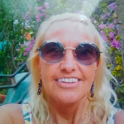 SmansLilia79599's profile picture. belgian but Italian🇮🇹by heart, love my dog, love Roman Reigns Giorgia Meloni and president Trump.💯
be real, stay true to your heart🫶miss Elon being MAGA🤨