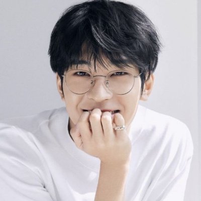 ⁀➴Don't worry. You will be the galaxy that lights up the darkness 𓏲 ๋࣭ ࣪ ˖✮⋆
🖇 ˗ˏWriting, a sweet taste of strawberries on the page🍓ྀ
for svt | works on📍♡