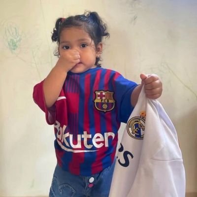 Culer till death❤️💙|
Mancity fan💙|
Messi🐐|
eFootball prowess🎮|メ𝟶 fan🖤|
Melomaniac
