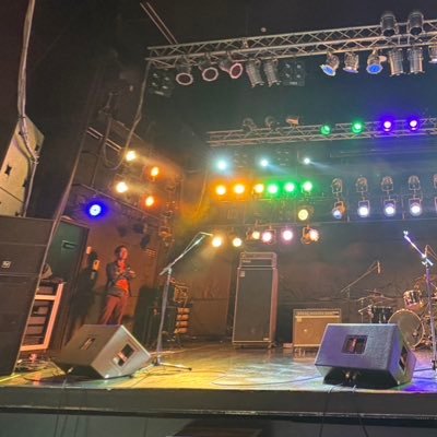 邦ロ垢。熊本在住ロック好き。 結構いろいろ聴くし行く。 DOES/サカナクション/イエモン/打首/オーラル/ヤバT/クロマニヨンズ/10-FEET/ロットン/ブルエン他。ライブはプロアマ問わず。フェス行ったり酔うとツイート頻度が増えます。笑