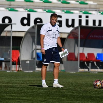 ⚽️ Entrenador UEFA Pro 📚 ⚽️Ciudad Rodrigo CF ⚽️ Ex CDGuijuelo, UDSM 📚Grad Sup Administración y Finanzas 👨🎓 ✌ Reír para evadir 👣