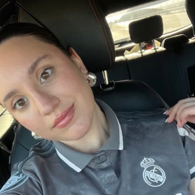 carolnieves_'s profile picture. Instagram:@carolnieves_. Swansea University🤍