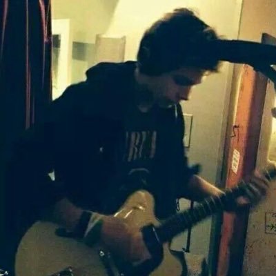 dissolveandecay's profile picture. ‧₊ michael+ash lane . no1 liam+louis fan . 5SOS & 1D lover of the year ! ˚