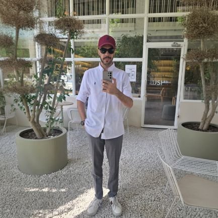 mottaghi_arian's profile picture. راه بسته بشه، ببینی نوری ته تونل✨️
CE AUT | AI UT