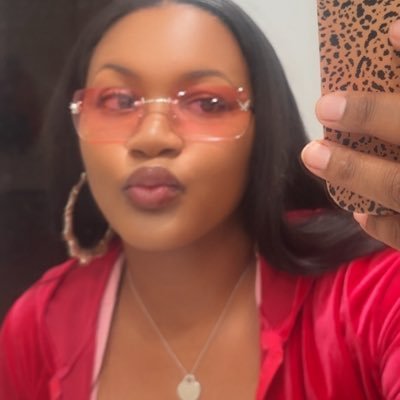 30.Gemini ♊️ Scientist by Day. 🧬👩🏽🔬 Baker by Night🍪