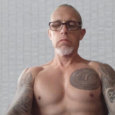 JohnBishop97888's profile picture. love to draw ,happily married,love the beauty of woman. https://t.co/l2rB6NGdfY