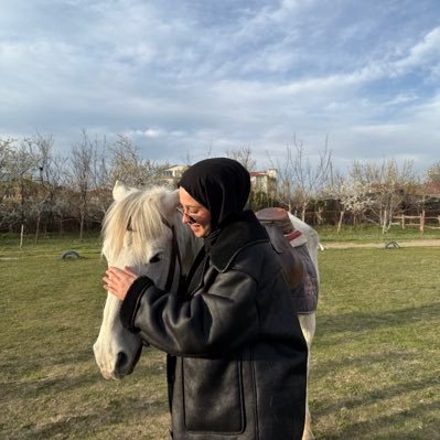 seymauuzun's profile picture. 