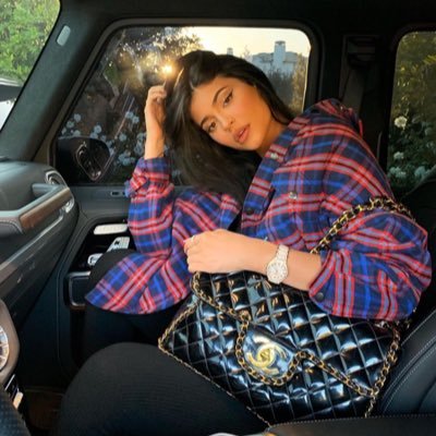 I'm caring and honest lady I'm a billionaire I came from a wealthy family I came here to help the poor in any situation I'm not here for relationship