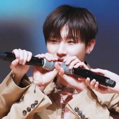 June_M_88's profile picture. 끊임없이 균님을 우쭈쭈호롭와랍옴뇸놈 시도하는 수상한 사람