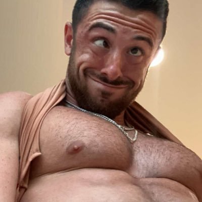 goontard - 19 college student, formely known as @weeniehair dm me bros