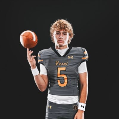 QB @BishopVerotFB || True 2028 || 7 D1 offers || Email: austanqb@gmail.com 6’2•190lbs || Head Coach @CoachRodeBV || QB Trainer: @mastrolepassing @baylintrujillo