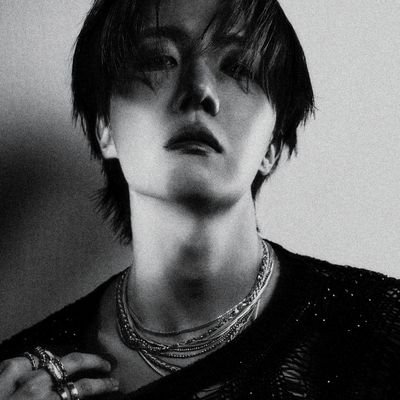 sun •/sən/
the star around which the earth orbits a.k.a jung hoseok