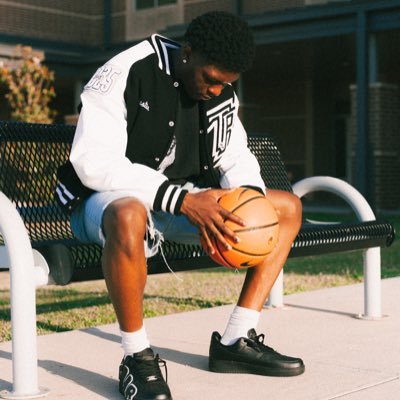 C/0 2025 | SG | 6’4l 200 | Blinn College | Contact me : sammososa06@gmail.com