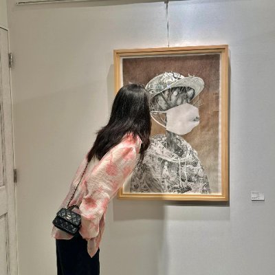 rflhdyyou's profile picture. 黙って見つめられると、
ちょっとドキドキしちゃうじゃん…どうしてくれるの？😳