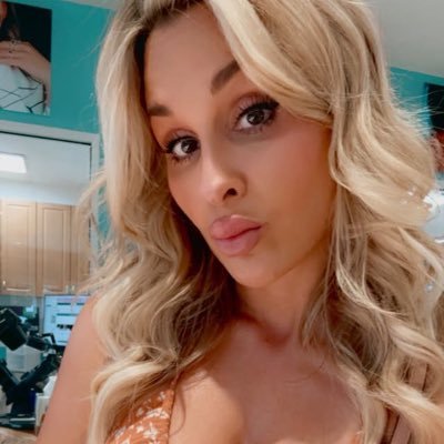 Available for sex and fun You can text me on Zangi 1084428099