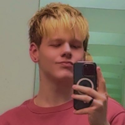 21 • he/him • 🏴🇱🇹🏴 • probably spinning a vinyl rn • lover of music, movies and men :333 • mdni • close moot only alt - @ultrafagnce