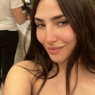 ezosunuzz's profile picture. 