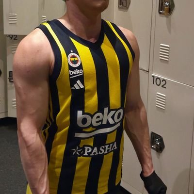 Yesilgozlukurt's profile picture. Fenerbahçe 1907 💛💙
Maraton  üst 💛💙
gölgesi yeter 
💛💙🥰🤫
İstanbul Çanakkale
https://t.co/eQDqgIFAjg
instagram yesilgozlukurt1907