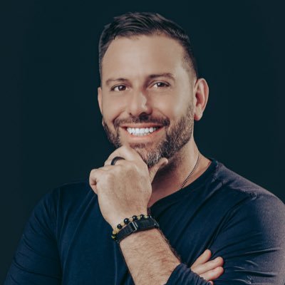 Liderazgo consciente y soberanía Interior. Te enseño a confiar en ti, transformar tu dolor y gobernarte desde el ser. El camino Y El maestro eres TÚ.