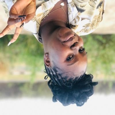 Lover of music, games❤️💙 English educationist Chelsea fc 🤭💙❤️