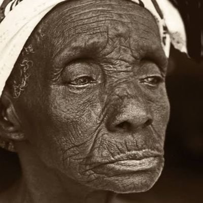 herzog_ada31122's profile picture. Many people dey wait on me ☻☻