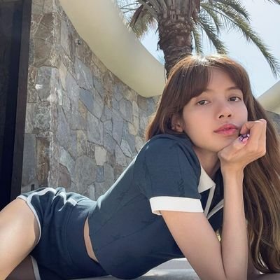 ✨Libra
✨ Girl's Girl
✨Kpop
✨Lillies
✨Love the rain and beaches
✨ I am outgoing and can adjust to situations.
✨ And I just love the colour yellow 💛