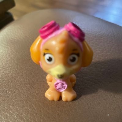 wtnRY4mDccUTc54's profile picture. Interesting personality.