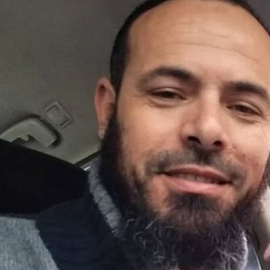 ضابط متقاد من الجيش الوطني الشعبي الجزائري
استراحة محارب وعاشت فلسطين 🇵🇸