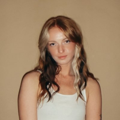 anna ☾ Profile