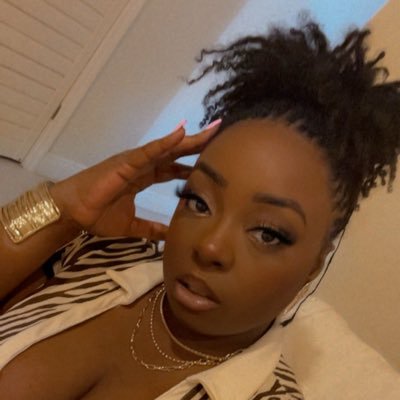 Fantasy multiverse baddie 🧚🏾♀️ makeup, anime, & chaos. The Realm is open 🪄tread softly. 🤍