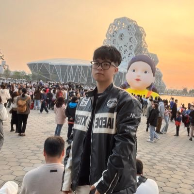👨🏻🎓NTU Nur 大五|B09|🇹🇼x🇻🇳x🏳️🌈|穩定交往中|目前因為太久沒運動+節食|所以又胖了😞
