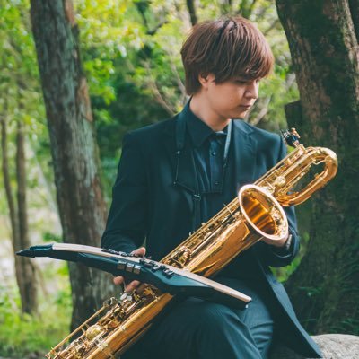 『那珂川吹奏楽団』やサブカル系アニソンバンド『がちゃオケ(@gachaoke)』でBaritone Saxophoneと呼ばれるものを吹いています。趣味でエアロフォンを吹いたりもしてます。スイーツは食べる専門系男子のアカウントはこちらです。