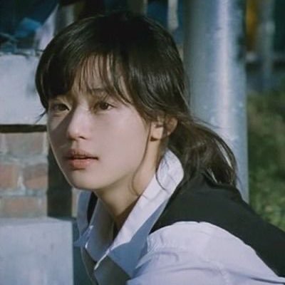 beeasilysaved's profile picture. 시 쓰는 대학생 #시집 #독서 #필사